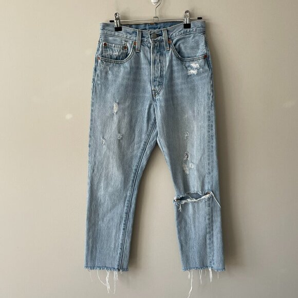 Levi's 501 Skinny Leg Distressed Mid Rise Denim Light Wash Casual Jeans Blue 26 - Picture 2 of 9